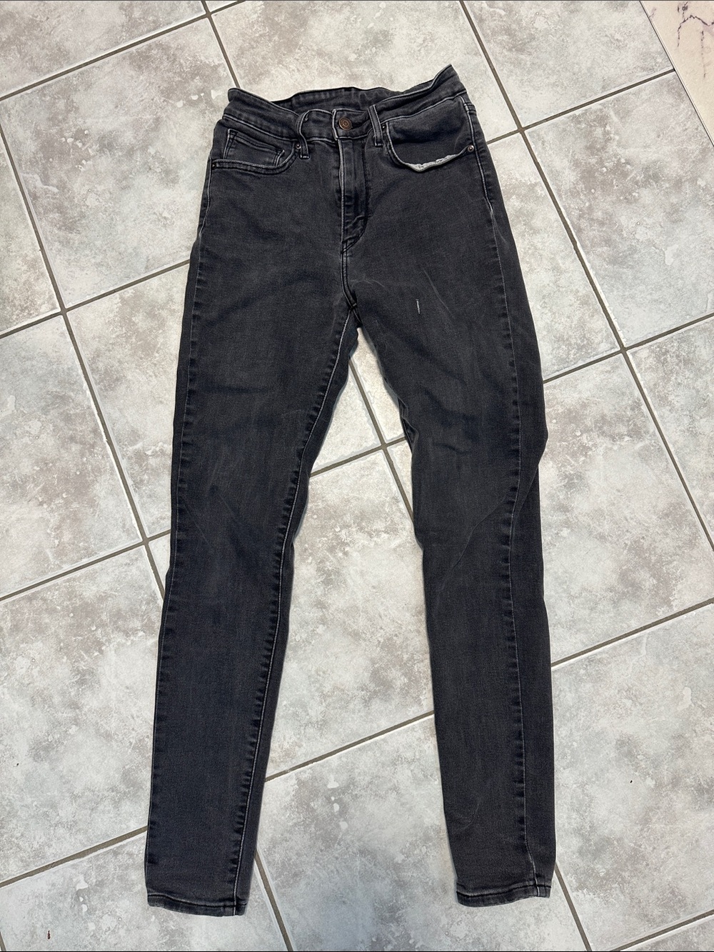 High-Rise Black Skinny Jeans with Stretch Comfort